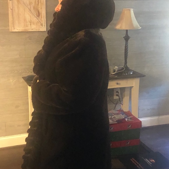 Faux fur coat - Picture 3 of 4